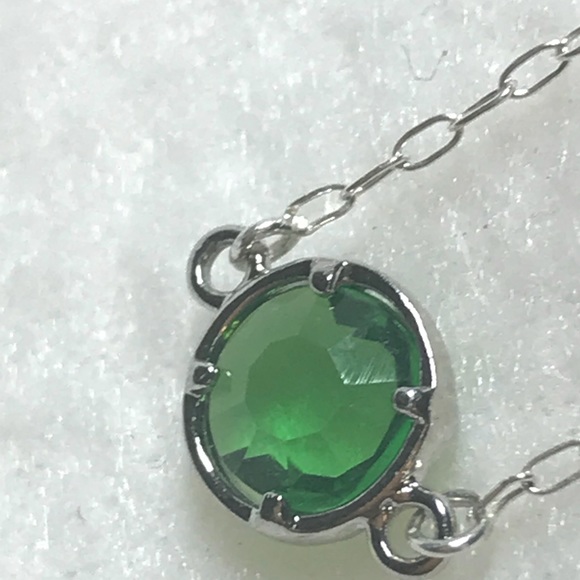 Green glass chandelier earrings - Picture 7 of 7